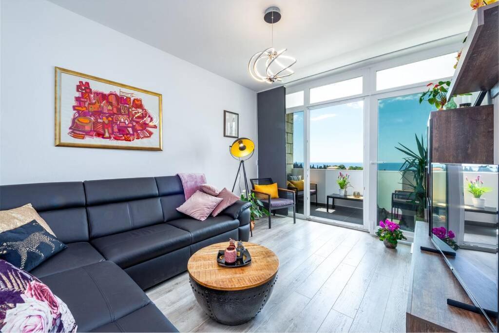 Leda Apartment